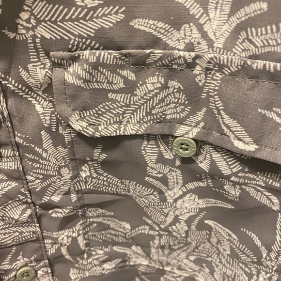 Patagonia Self Guided Hike Garden  Hawaiian button down short sleeve shirt - Picture 5 of 10